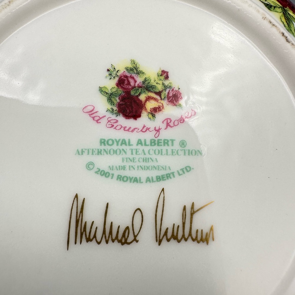 Royal Albert OLD COUNTRY ROSES White Afternoon Tea Teapot SIGNED Michael Doulton - Picture 4 of 8